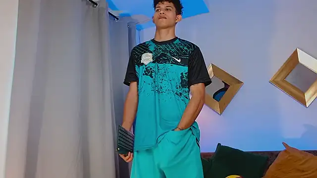 KamiSuarez online show from February 2026 06:40:02 PM