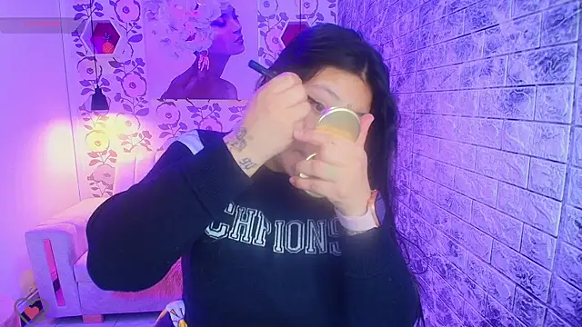 emmaa garciia online show from November 2025 03:29:02 AM