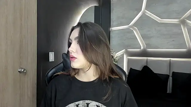 DakotaRussell  online show from January 2026 07:19:02 PM