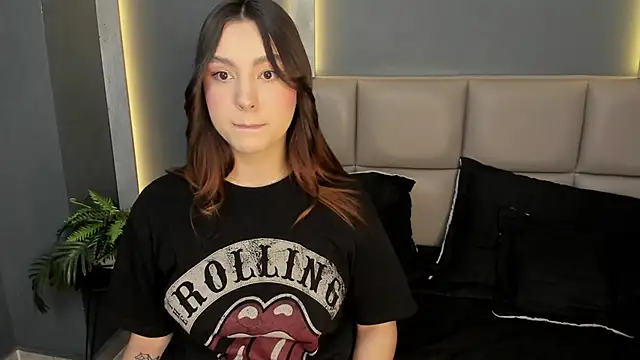 DakotaRussell  online show from December 2025 12:33:01 PM