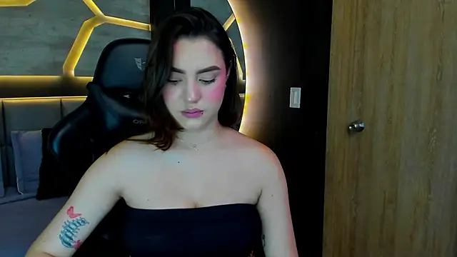 DakotaRussell  online show from February 2026 05:30:02 PM