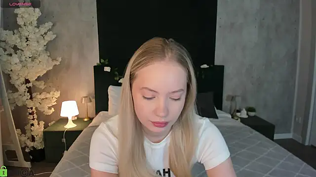 Snapshot of Melanie_Ryer chatting on December 2025 12:38:01 AM Melanie Ryer online show from December 2025 12:38:01 AM