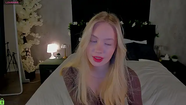 Snapshot of Melanie_Ryer chatting on November 2025 11:27:01 PM Melanie Ryer online show from November 2025 11:27:01 PM