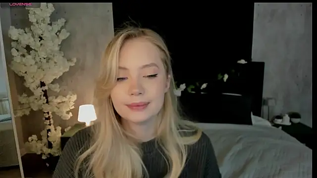 Snapshot of Melanie_Ryer chatting on December 2025 12:28:02 AM Melanie Ryer online show from December 2025 12:28:02 AM