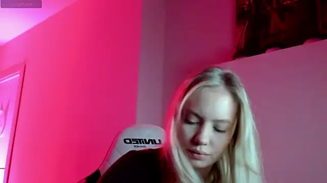 Snapshot of Melanie_Ryer chatting on November 2025 01:09:01 AM Melanie Ryer online show from November 2025 01:09:01 AM