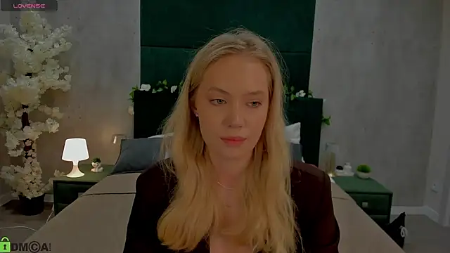 Snapshot of Melanie_Ryer chatting on November 2025 12:55:01 AM Melanie Ryer online show from November 2025 12:55:01 AM