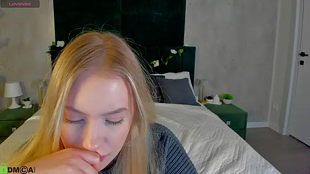 Snapshot of Melanie_Ryer chatting on December 2025 01:04:02 AM Melanie Ryer online show from December 2025 01:04:02 AM