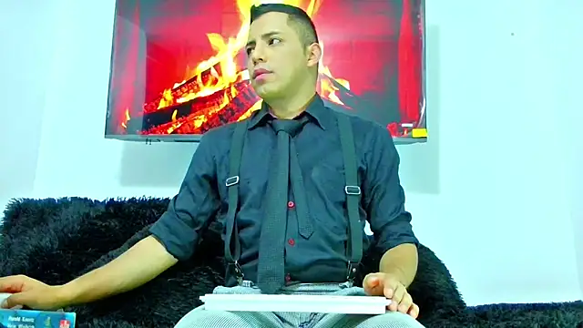 Mike Fetiche online show from November 2025 03:32:02 AM