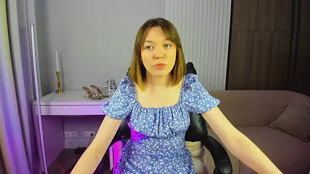 R I N A online show from December 2025 01:00:01 AM