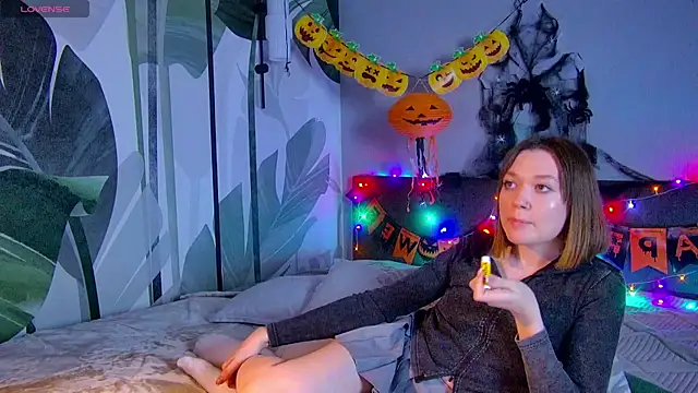 R I N A online show from November 2025 01:54:01 AM