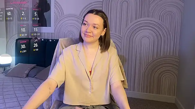 R I N A online show from November 2025 01:28:02 AM