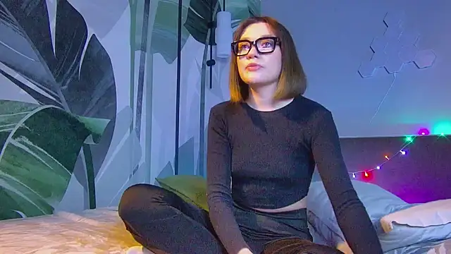 R I N A online show from November 2025 01:09:02 AM