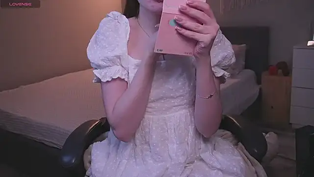 R I N A online show from April 2026 01:12:02 AM