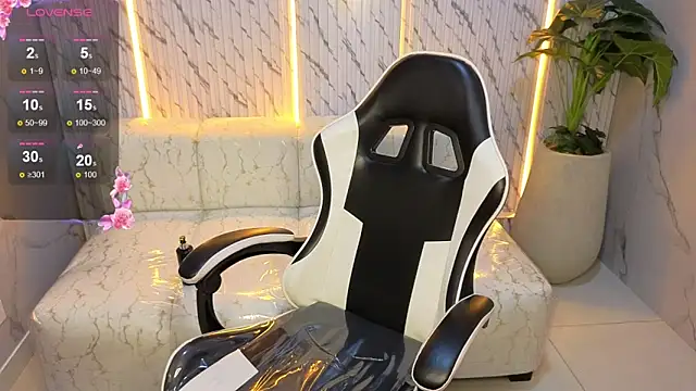 Nikka Tx online show from November 2025 03:11:01 PM