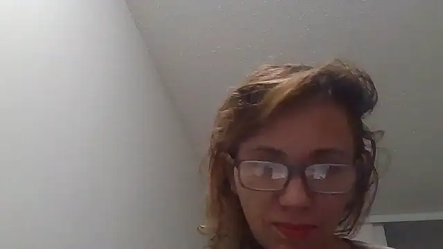 loveryvicky online show from November 2025 05:23:02 AM