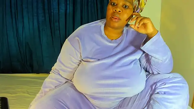 Snapshot of ThickLeeyanaXX chatting on June 2026 03:19:02 AM ThickLeeyanaXX online show from June 2026 03:19:02 AM