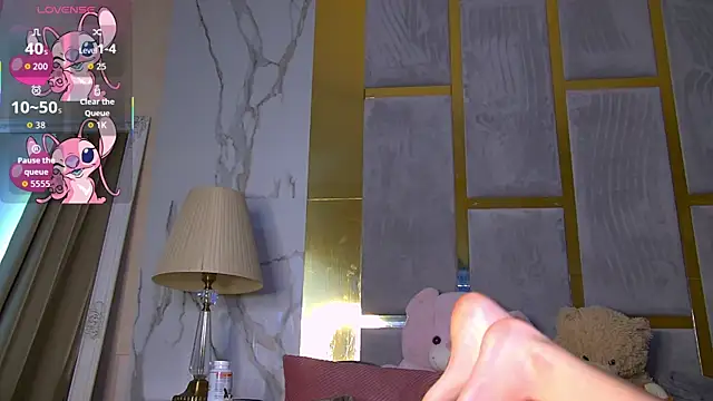 KimDesiree online show from April 2026 02:20:01 PM