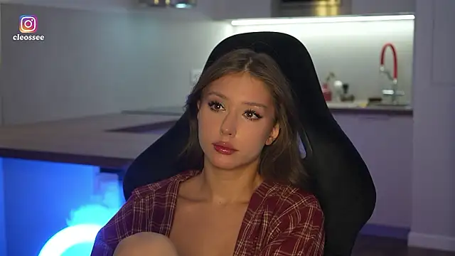 Snapshot of Cleose chatting on February 2026 06:59:02 AM Cleose online show from February 2026 06:59:02 AM