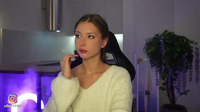 Snapshot of Cleose chatting on February 2026 07:08:01 AM Cleose online show from February 2026 07:08:01 AM