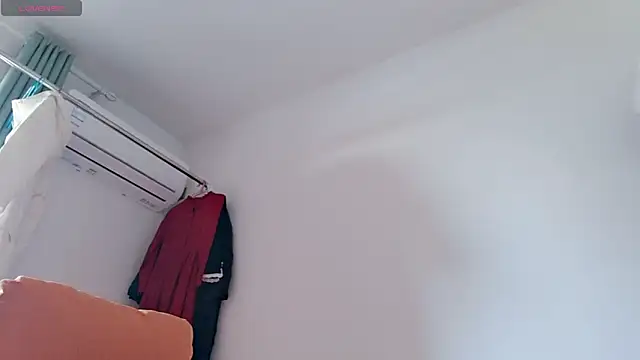 Snapshot of Yan61 chatting on December 2025 02:18:02 AM Yan61 online show from December 2025 02:18:02 AM