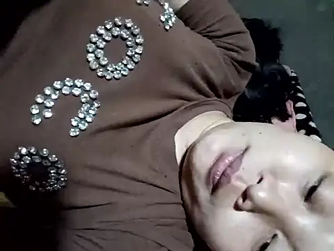 yoyo-mi online show from April 2026 09:49:01 PM