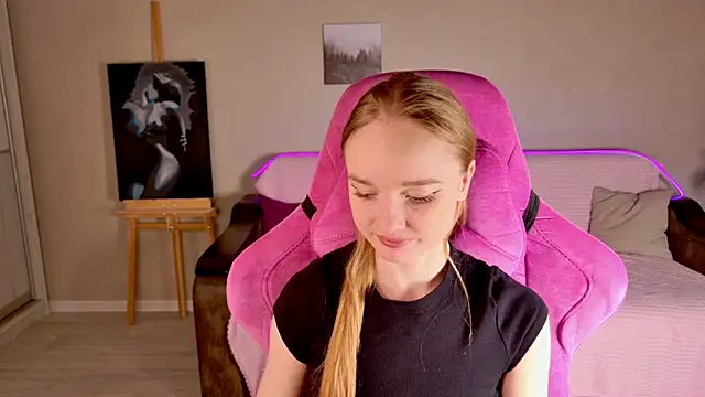 Snapshot of Shawty_Mia chatting on November 2025 02:09:02 PM Shawty Mia online show from November 2025 02:09:02 PM