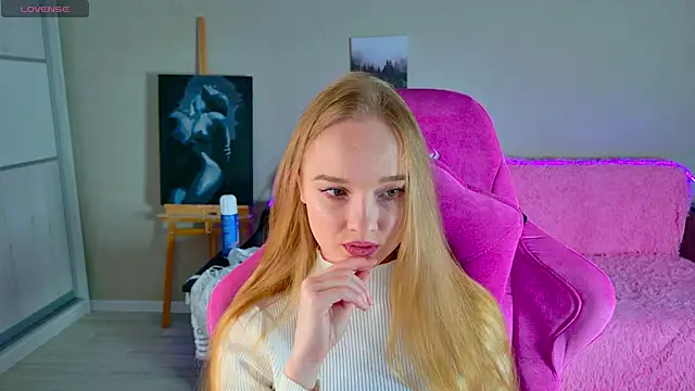 Snapshot of Shawty_Mia chatting on November 2025 02:28:02 PM Shawty Mia online show from November 2025 02:28:02 PM