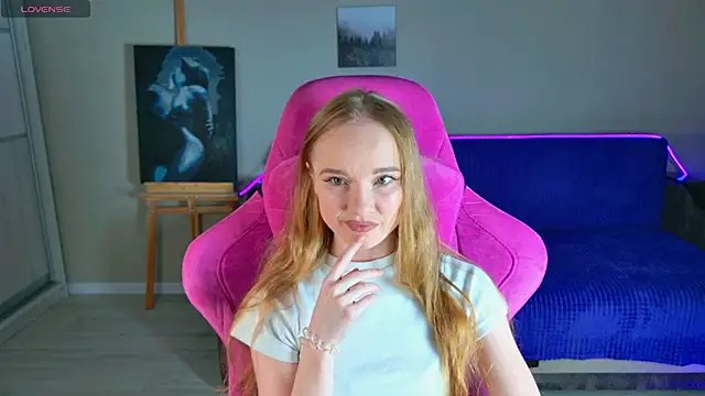 Snapshot of Shawty_Mia chatting on November 2025 02:05:01 PM Shawty Mia online show from November 2025 02:05:01 PM