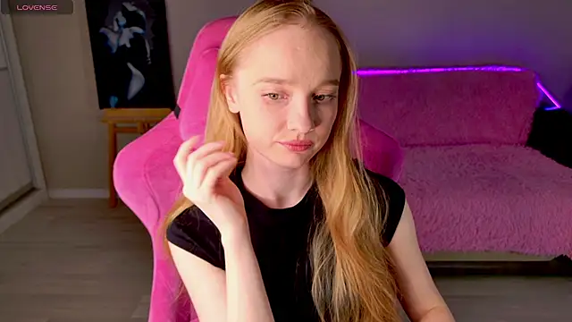 Snapshot of Shawty_Mia chatting on November 2025 05:08:02 PM Shawty Mia online show from November 2025 05:08:02 PM