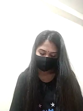 Green LaDY66 online show from December 2025 06:07:01 PM