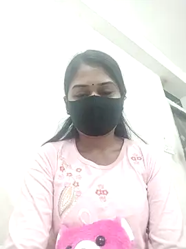 Green LaDY66 online show from November 2025 06:58:01 AM