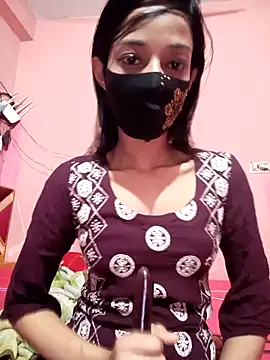 Green LaDY66 online show from April 2026 12:33:01 PM