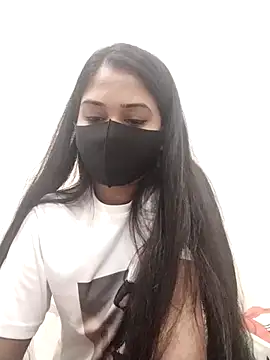 Green LaDY66 online show from November 2025 01:20:02 AM