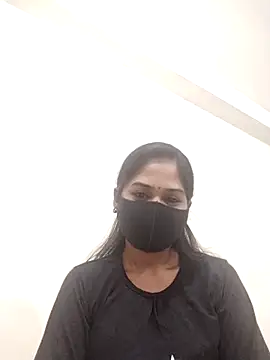 Green LaDY66 online show from November 2025 05:46:02 PM