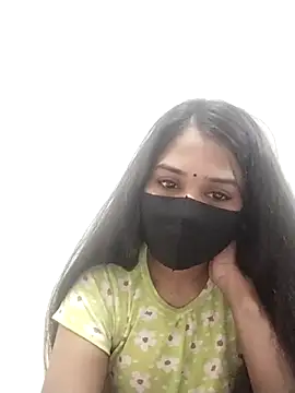 Green LaDY66 online show from November 2025 05:01:02 PM