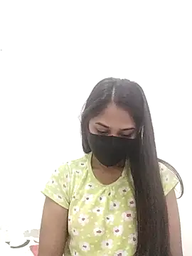 Green LaDY66 online show from November 2025 05:01:02 AM