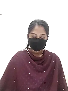 Green LaDY66 online show from November 2025 06:28:02 AM