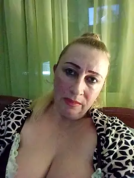 Snapshot of Esenia505 chatting on November 2025 11:36:02 AM Esenia505 online show from November 2025 11:36:02 AM