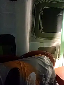 Snapshot of Esenia505 chatting on November 2025 05:18:02 AM Esenia505 online show from November 2025 05:18:02 AM