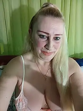 Esenia505 online show from May 2026 10:35:02 AM