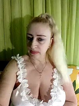 Esenia505 online show from April 2026 03:02:02 PM