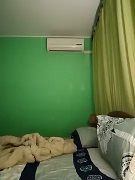 Snapshot of Esenia505 chatting on October 2025 04:15:02 PM Esenia505 online show from October 2025 04:15:02 PM