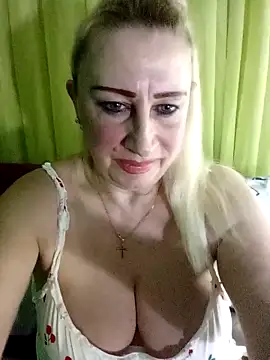 Esenia505 online show from April 2026 03:28:01 PM