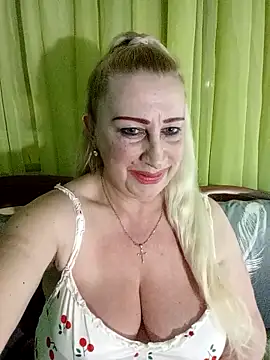 Esenia505 online show from May 2026 01:48:01 PM
