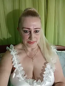 Esenia505 online show from June 2026 10:25:02 PM