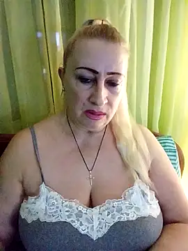 Esenia505 online show from January 2026 04:32:01 PM