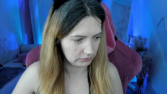 AleksaLaurent online show from November 2025 08:48:02 AM