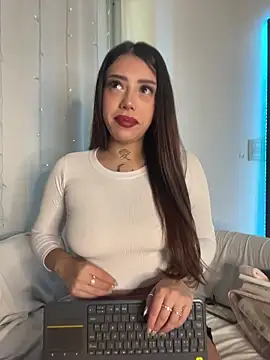 AshleyWinslow online show from April 2026 07:33:01 PM