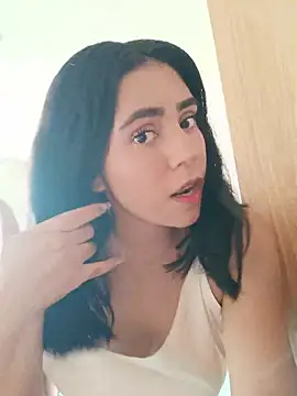 Sara-215 online show from May 2026 01:41:01 PM