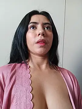 Sara-215 online show from May 2026 12:46:02 PM